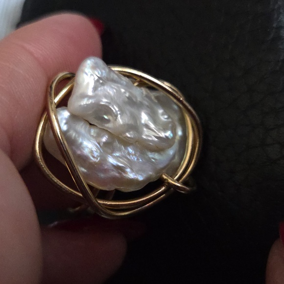 Luxurious Gold Fild and Genuine Baroque Pearl Ring - Picture 1 of 8